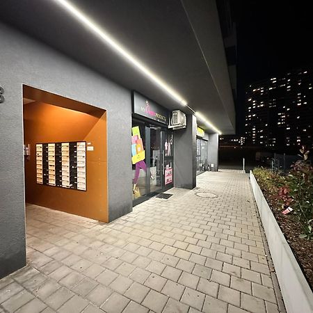 Novozariadeny Apartman Pri Starom Moste Bratislava Exterior photo