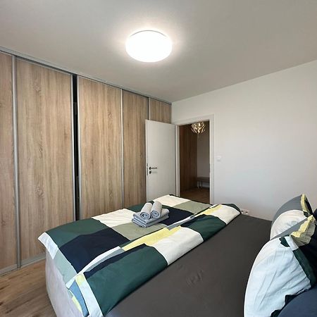 Novozariadeny Apartman Pri Starom Moste Bratislava Exterior photo
