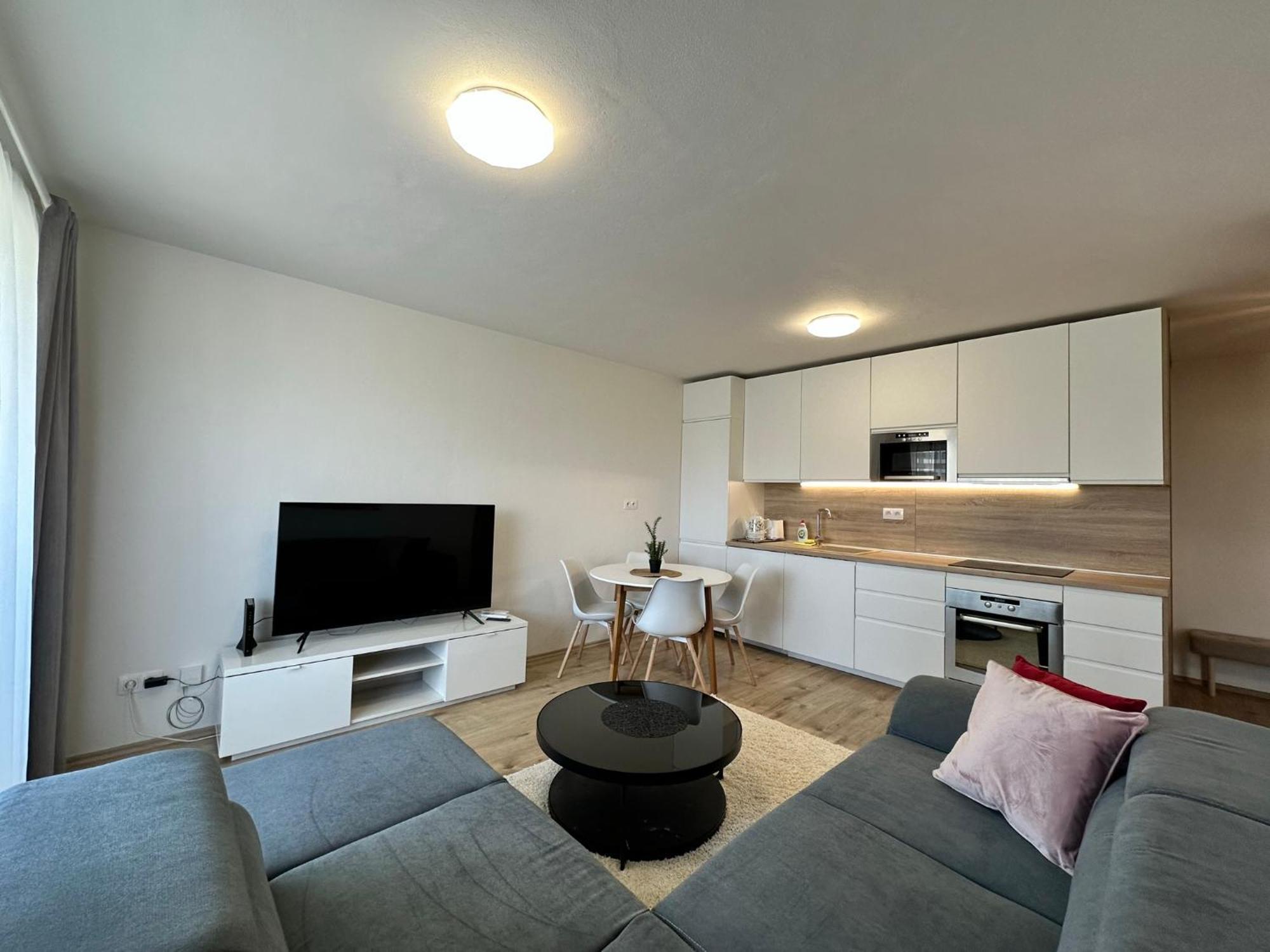 Novozariadeny Apartman Pri Starom Moste Bratislava Exterior photo